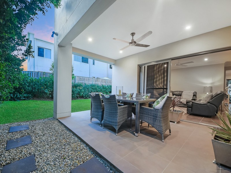 2 Outlook Crescent, Bridgeman Downs QLD 4035