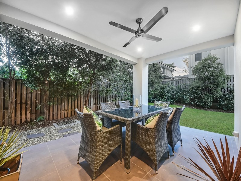 2 Outlook Crescent, Bridgeman Downs QLD 4035