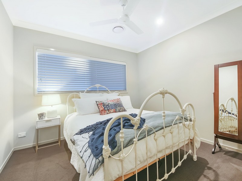 2 Outlook Crescent, Bridgeman Downs QLD 4035