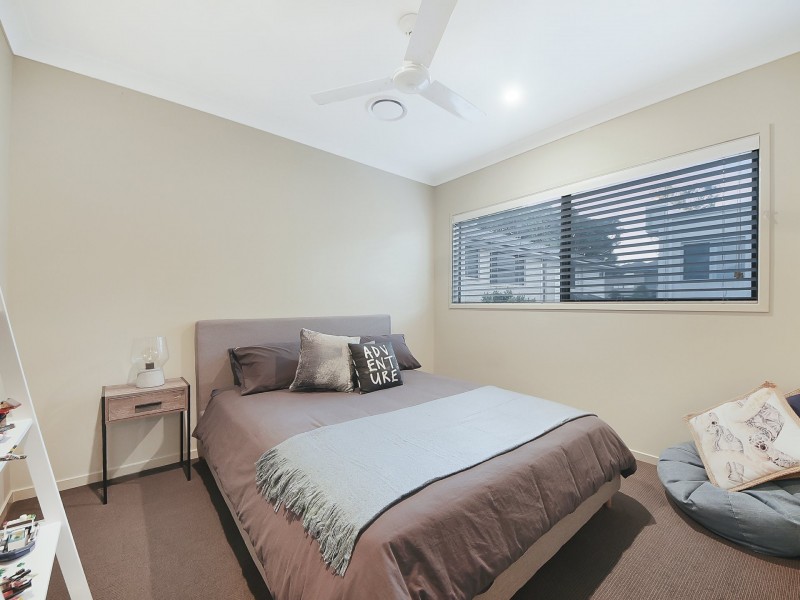 2 Outlook Crescent, Bridgeman Downs QLD 4035