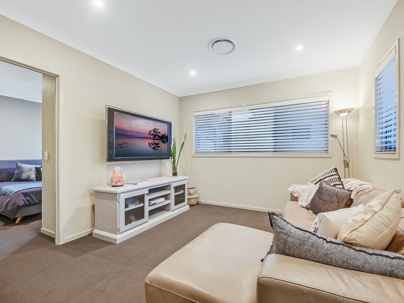 2 Outlook Crescent, Bridgeman Downs QLD 4035
