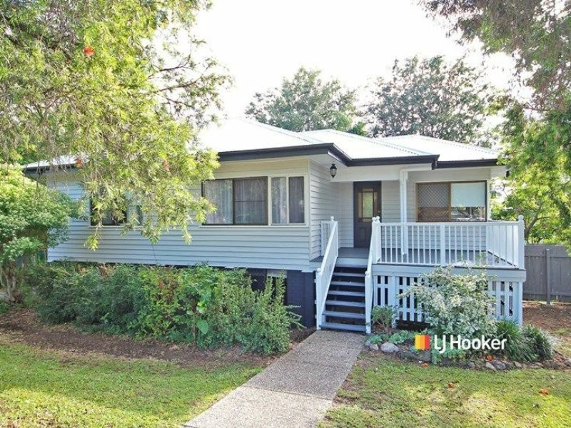 4 Boona Street, Petrie QLD 4502