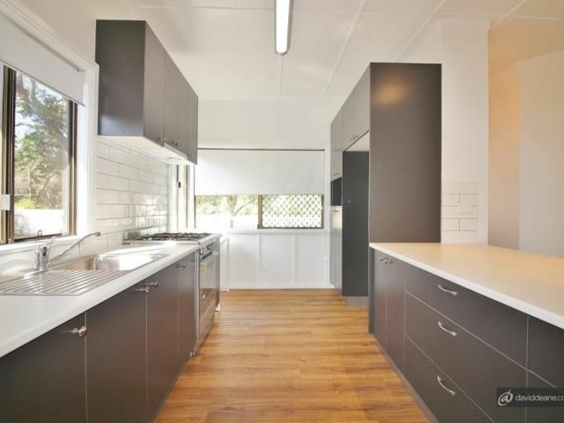 4 Boona Street, Petrie QLD 4502