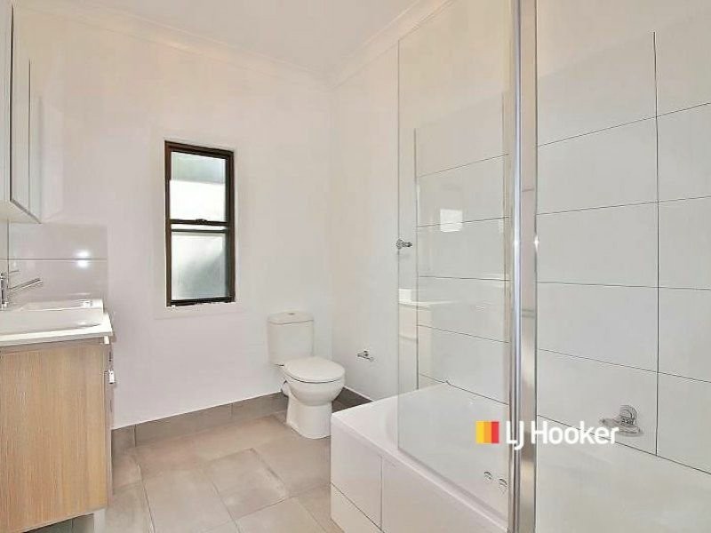 4 Boona Street, Petrie QLD 4502