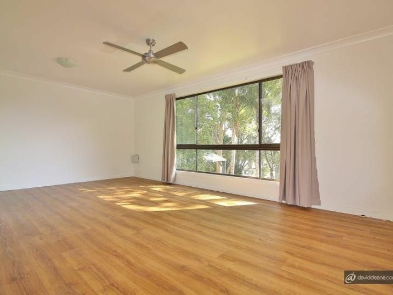 4 Boona Street, Petrie QLD 4502