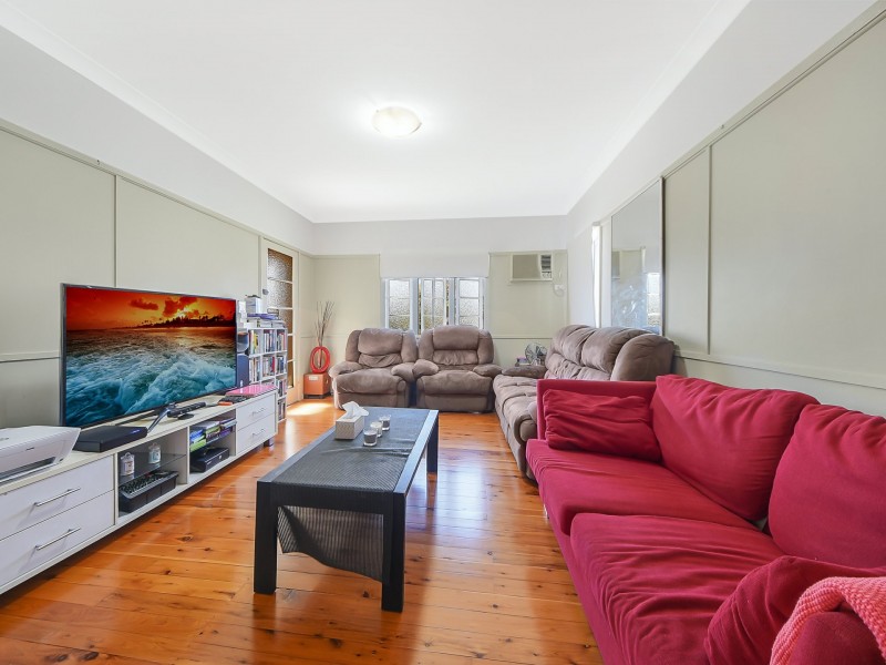 8 Binkar Street, Chermside QLD 4032