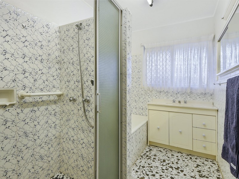 15 Pacific Street, Chermside West QLD 4032