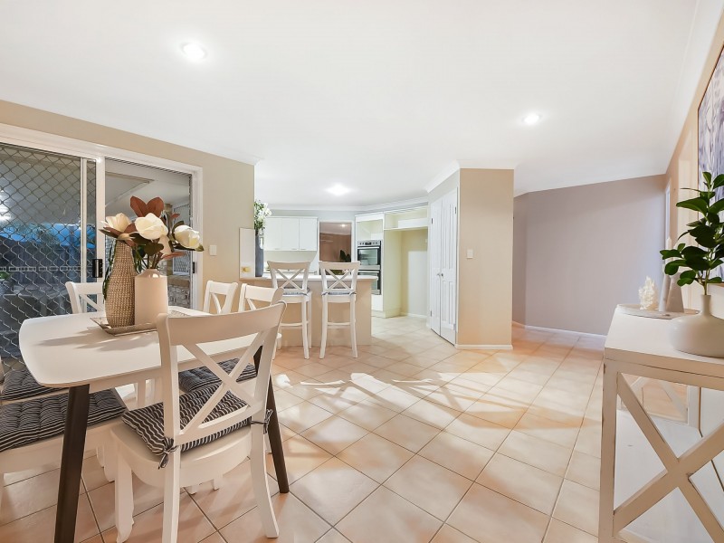 4 Brandy Court, Eatons Hill QLD 4037