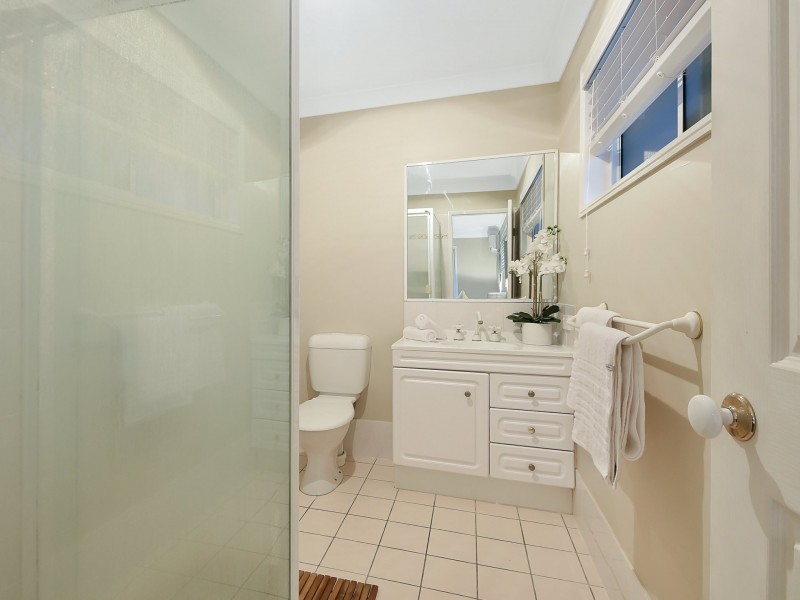 4 Brandy Court, Eatons Hill QLD 4037