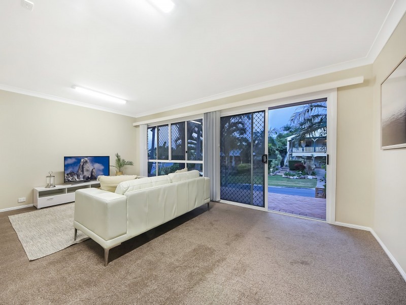 4 Brandy Court, Eatons Hill QLD 4037