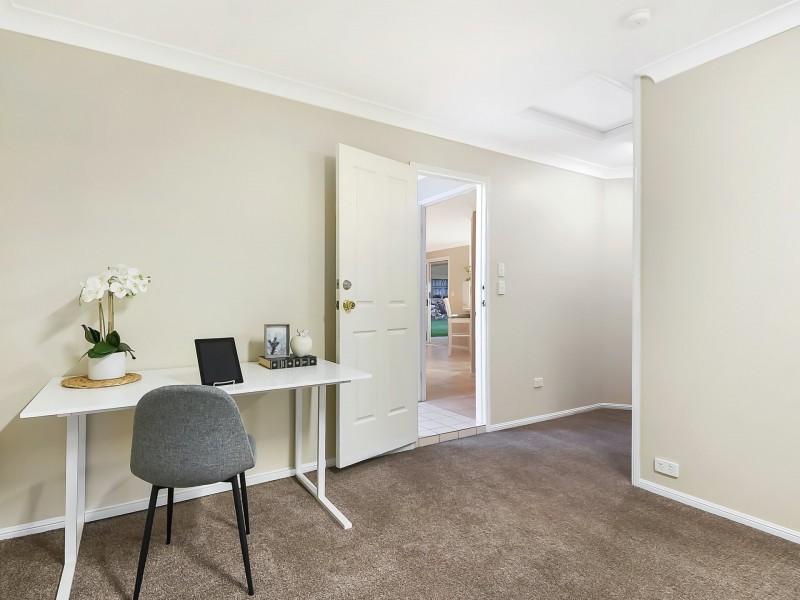 4 Brandy Court, Eatons Hill QLD 4037