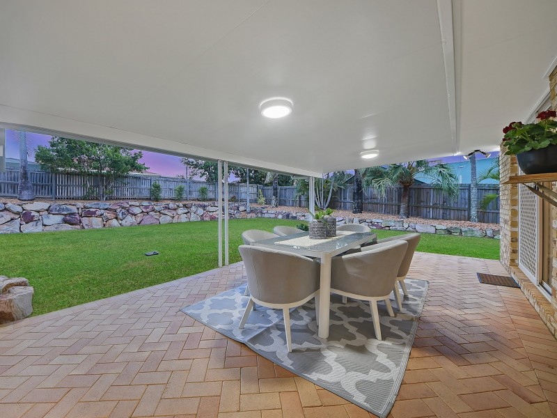 4 Brandy Court, Eatons Hill QLD 4037