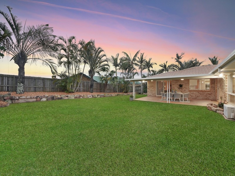 4 Brandy Court, Eatons Hill QLD 4037