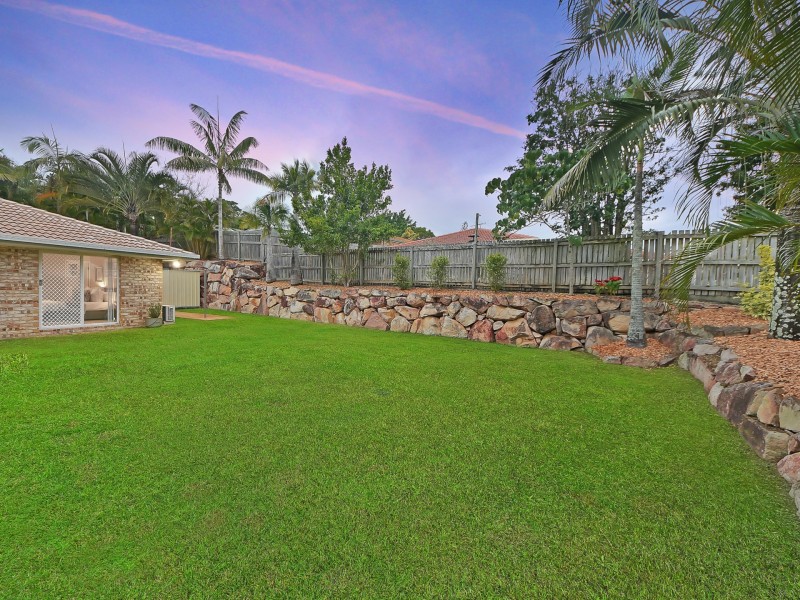 4 Brandy Court, Eatons Hill QLD 4037