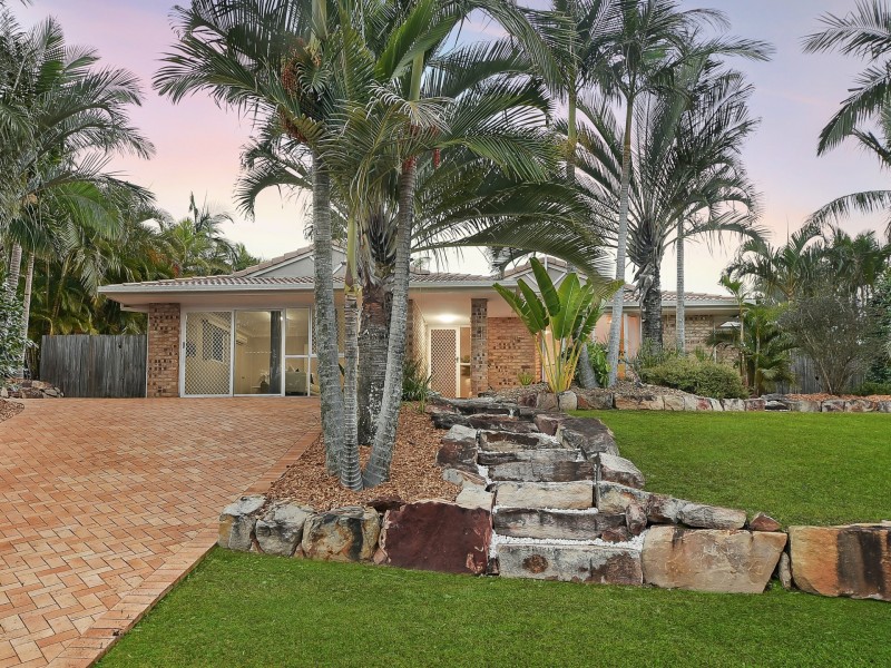 4 Brandy Court, Eatons Hill QLD 4037