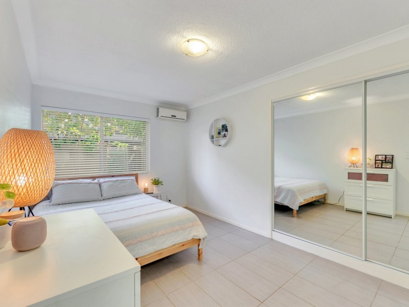 2/33 Victoria Terrace, Gordon Park QLD 4031
