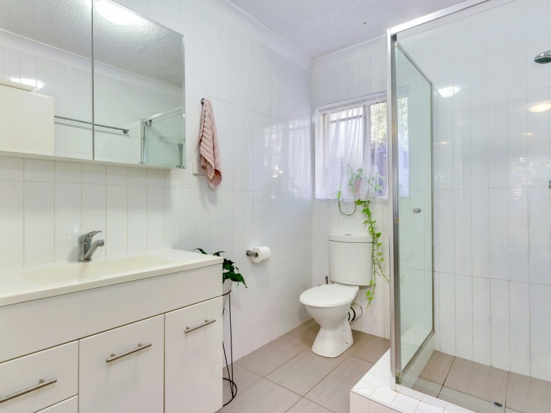 2/33 Victoria Terrace, Gordon Park QLD 4031