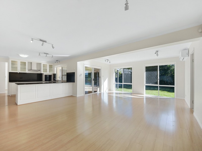 5 Orbital Close, Bridgeman Downs QLD 4035