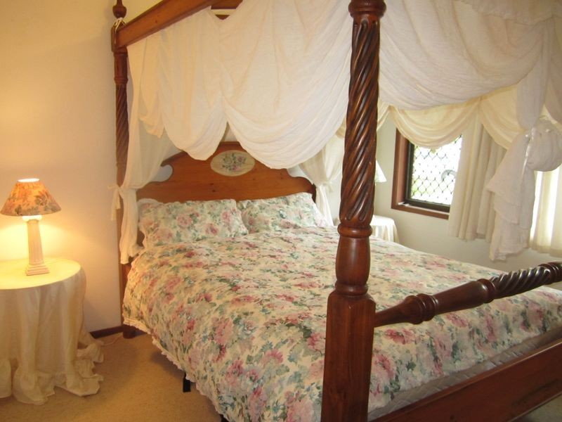 12 Balcara Avenue, Carseldine QLD 4034