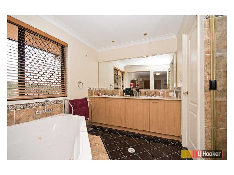5 Dicaprio Circuit, Bridgeman Downs QLD 4035