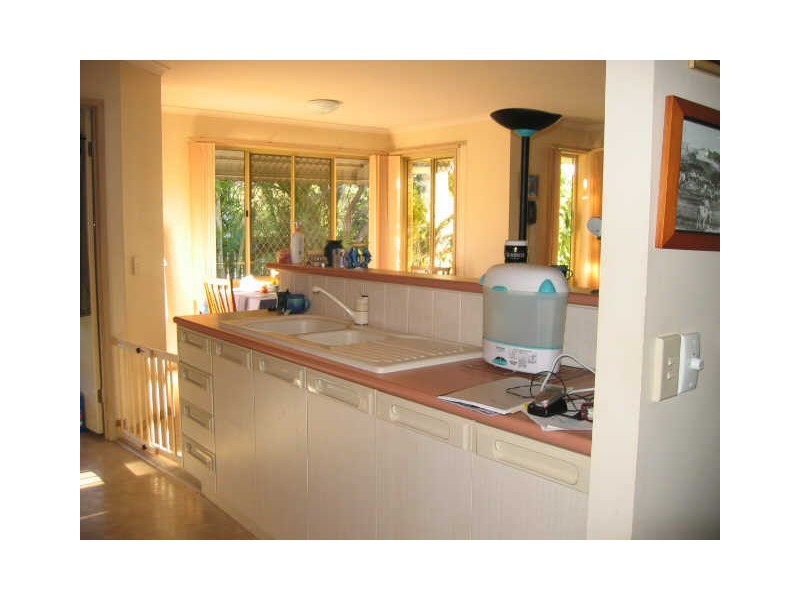 11 Desert Willow Way, Fitzgibbon QLD 4018