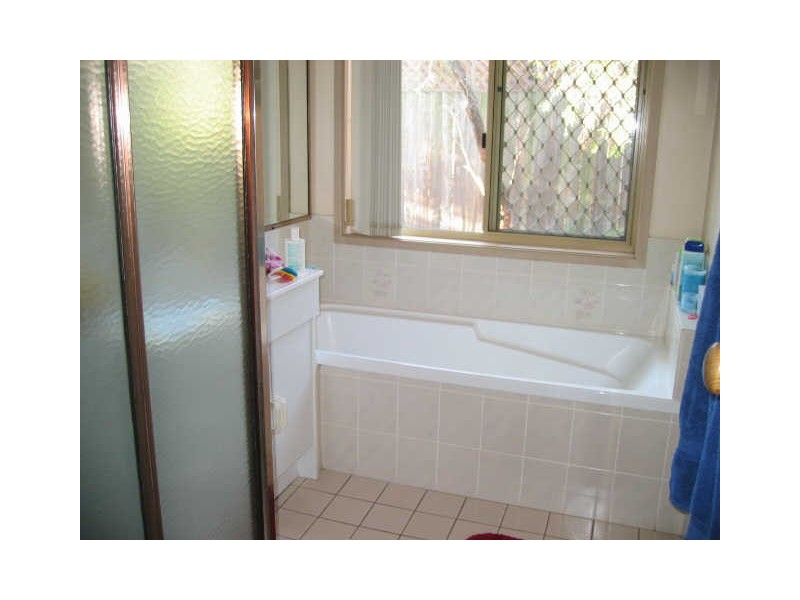 11 Desert Willow Way, Fitzgibbon QLD 4018