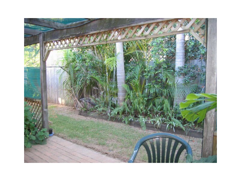 11 Desert Willow Way, Fitzgibbon QLD 4018