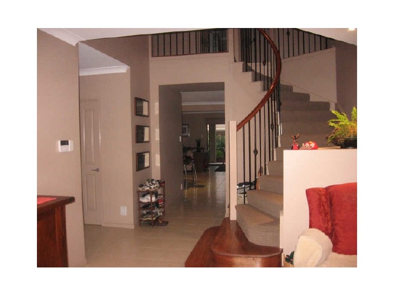 4 Oltrarno Place, Bridgeman Downs QLD 4035