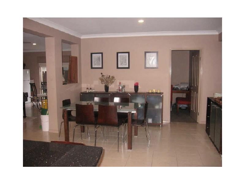 4 Oltrarno Place, Bridgeman Downs QLD 4035