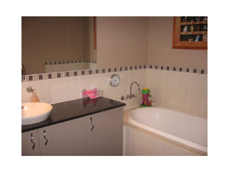 4 Oltrarno Place, Bridgeman Downs QLD 4035