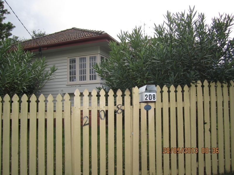 208 Edinburgh Castle Road, Wavell Heights QLD 4012
