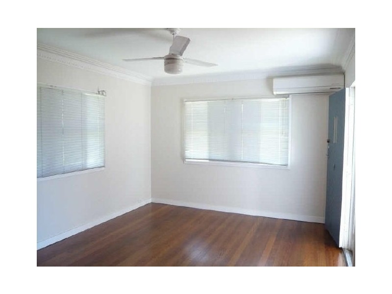 42 Sparkes Street, Chermside QLD 4032