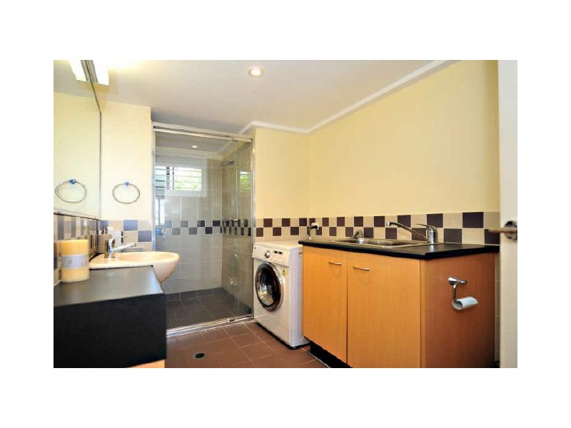 8/42 Hilltop Avenue, Chermside QLD 4032