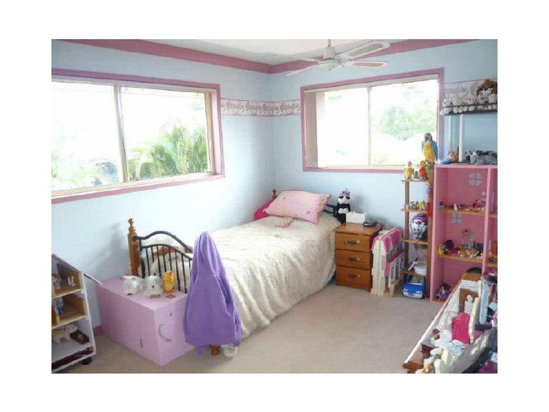 Eatons Hill QLD 4037