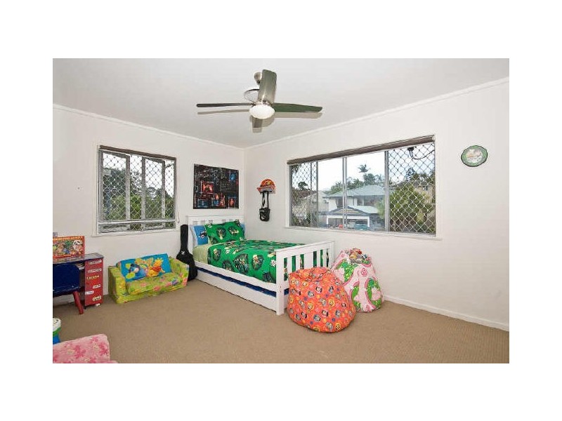 15 Lauren Street, Geebung QLD 4034