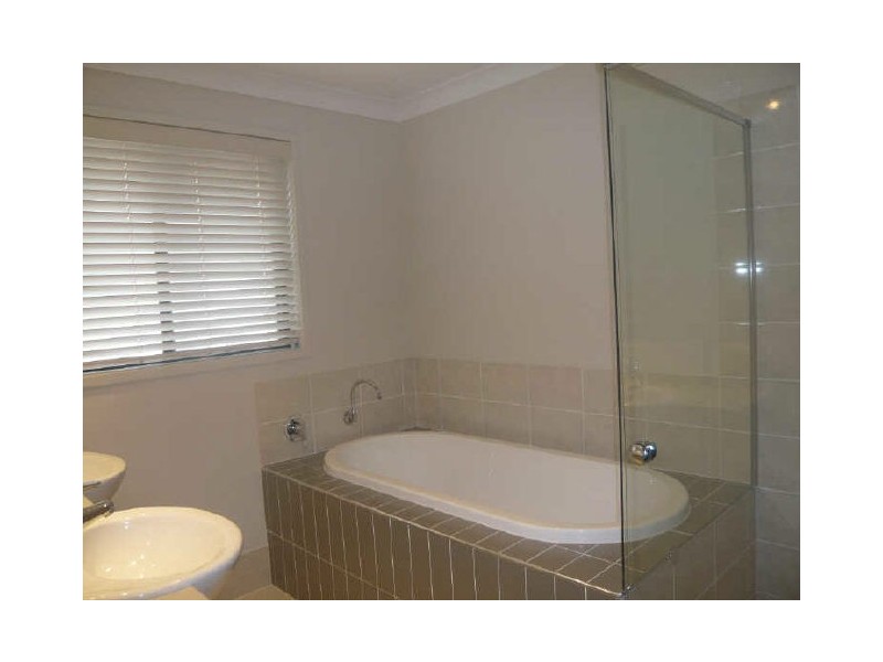 5 Petrie Crescent, Aspley QLD 4034