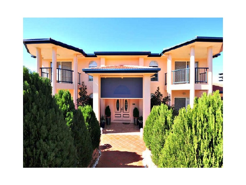 2 Castlehaven Close, Chermside West QLD 4032