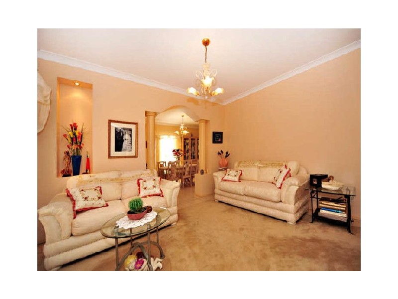 2 Castlehaven Close, Chermside West QLD 4032