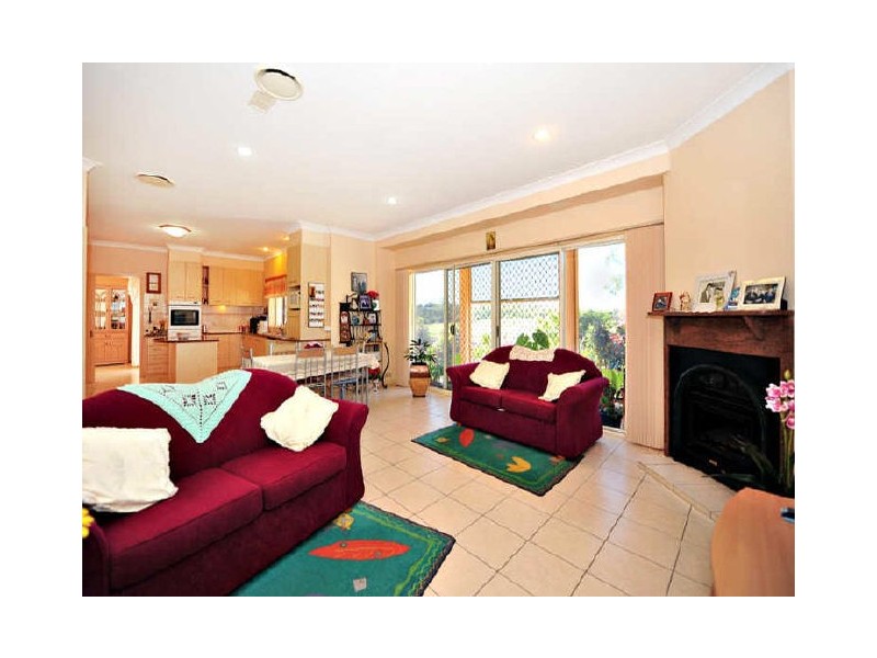 2 Castlehaven Close, Chermside West QLD 4032