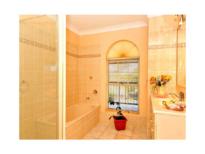 2 Castlehaven Close, Chermside West QLD 4032