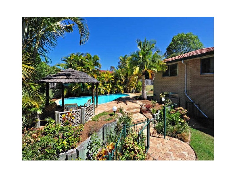 8 Lawrence Road, Chermside West QLD 4032