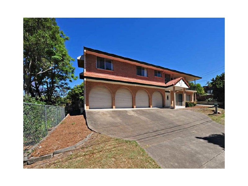 8 Lawrence Road, Chermside West QLD 4032