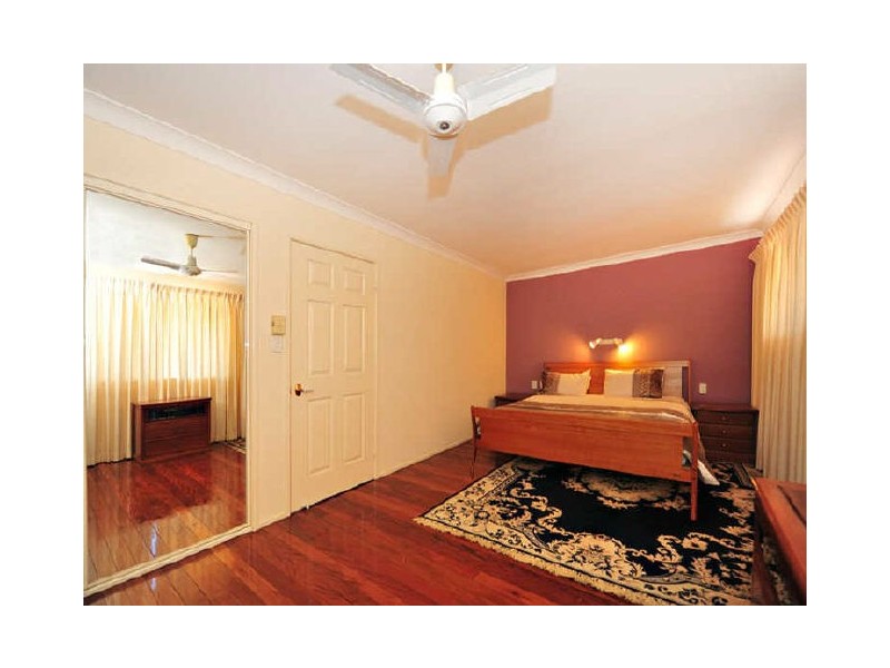 8 Lawrence Road, Chermside West QLD 4032