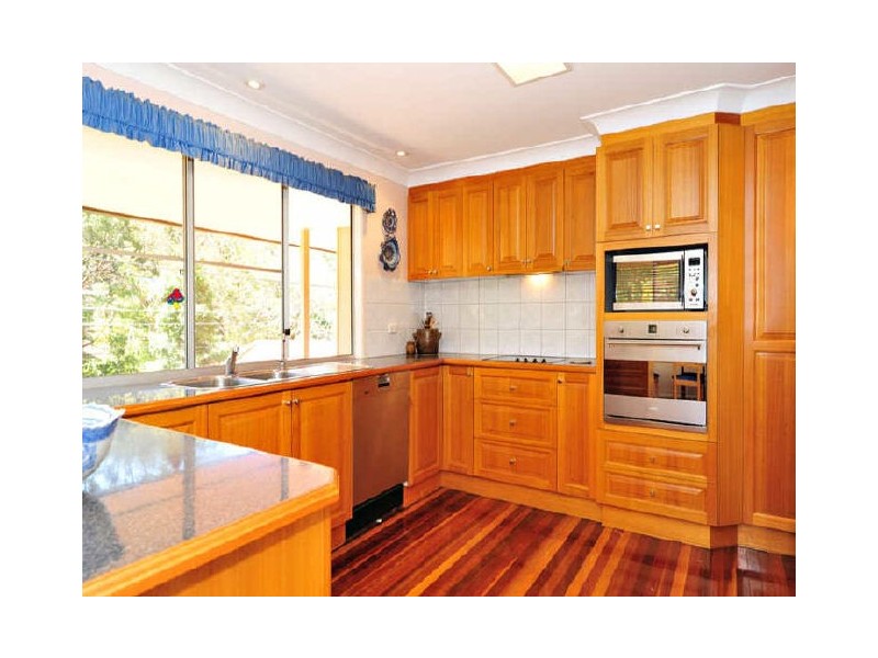 8 Lawrence Road, Chermside West QLD 4032