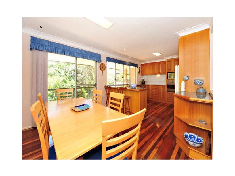 8 Lawrence Road, Chermside West QLD 4032
