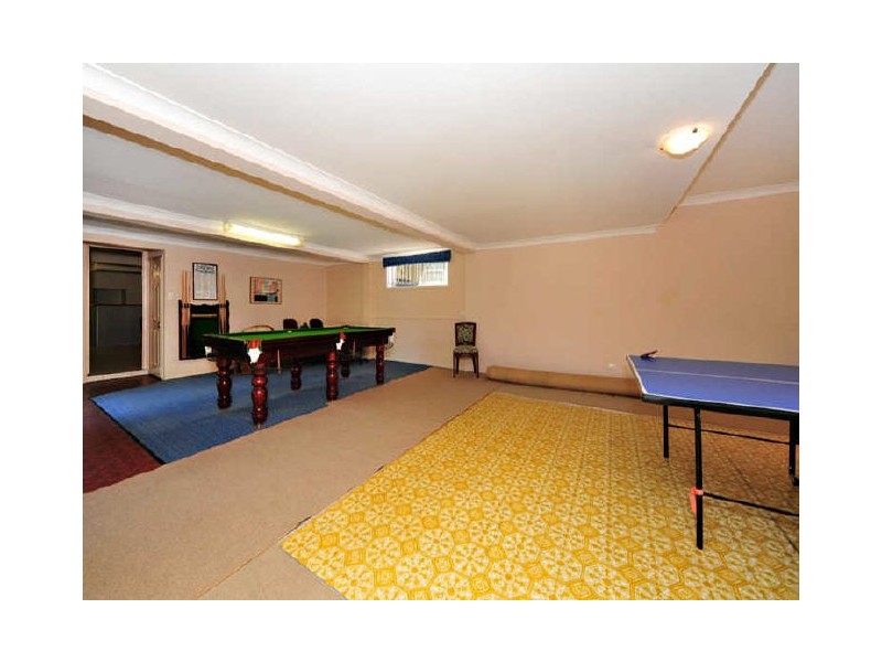 8 Lawrence Road, Chermside West QLD 4032