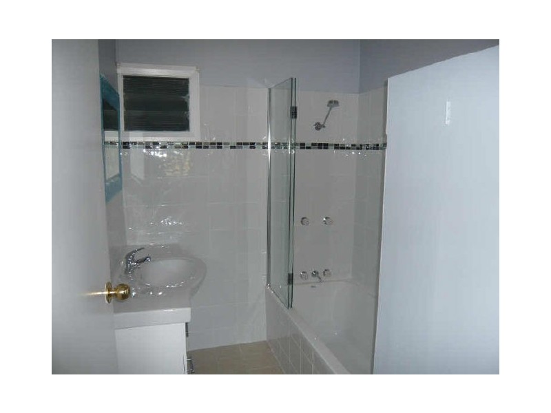 6 Neville Road, Bridgeman Downs QLD 4035