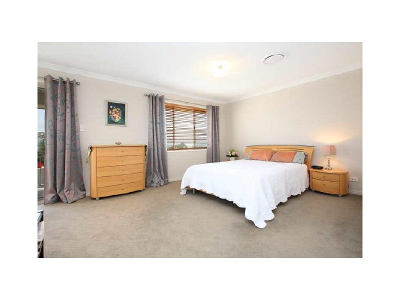 8 Cerbaia Close, Bridgeman Downs QLD 4035