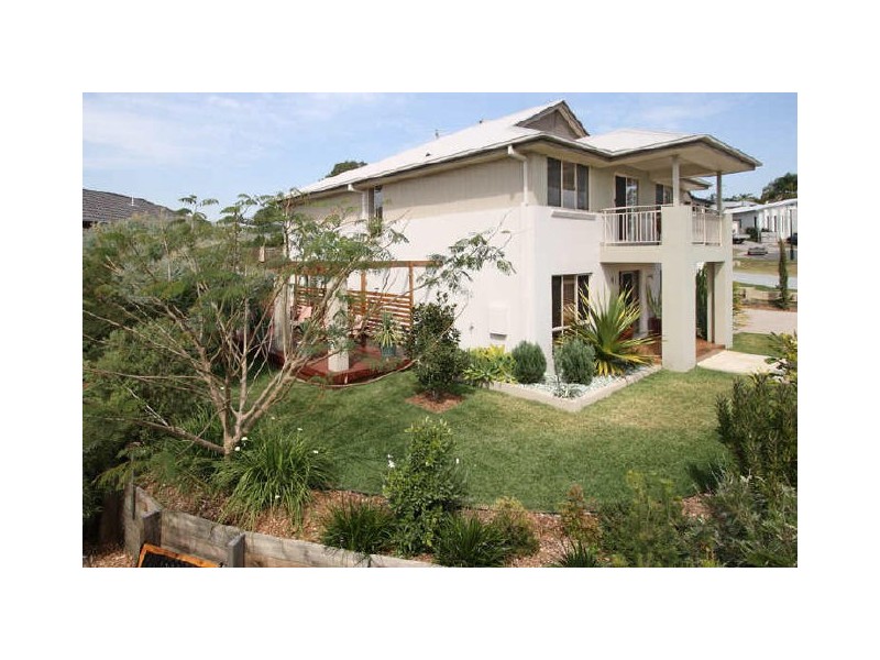 8 Cerbaia Close, Bridgeman Downs QLD 4035