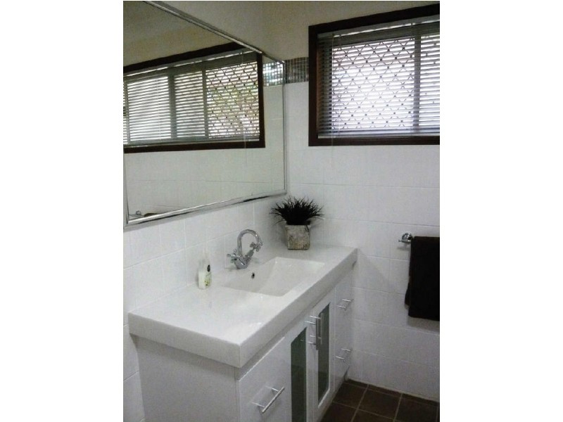 2 Barcroft Court, Aspley QLD 4034